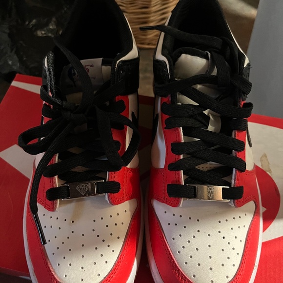 Nike Dunk Low Chicago GS NBA 75th Anniversary - Picture 2 of 3